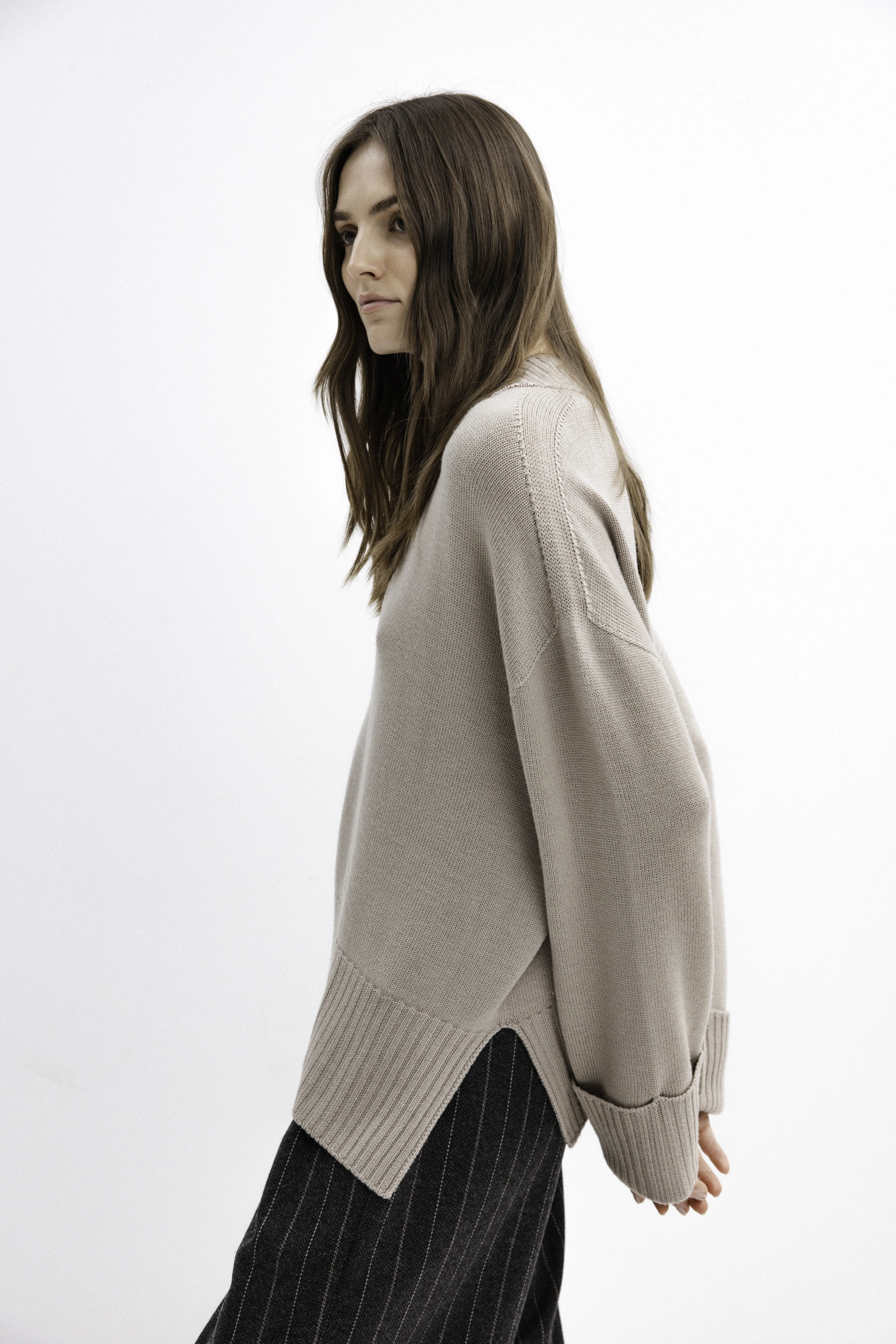 BEIGE OVERSIZED SWEATER WITH MERINO WOOL