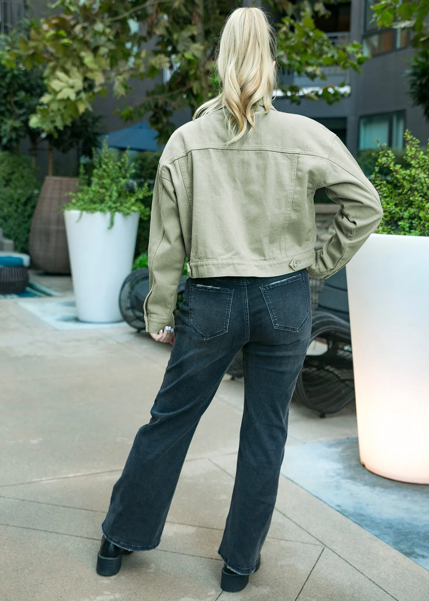 Cropped Button Down Denim Jean Jacket with Pockets