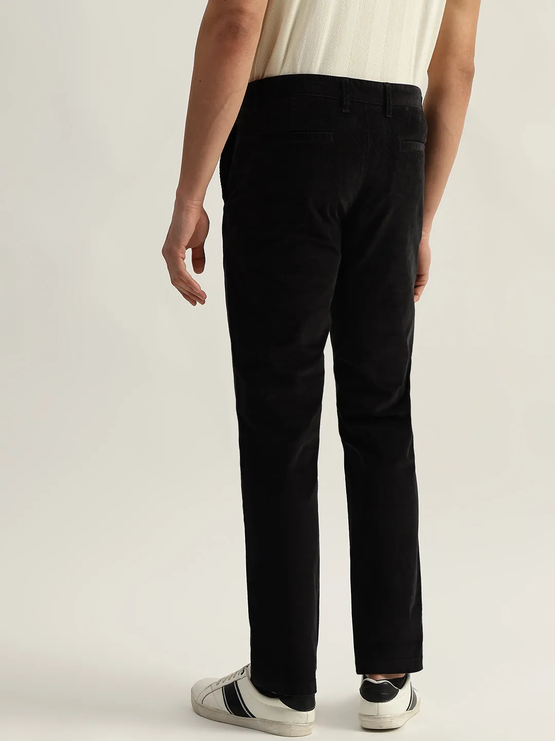 Iconic Men Black Solid Slim Fit Mid-Rise Flat Front Trouser