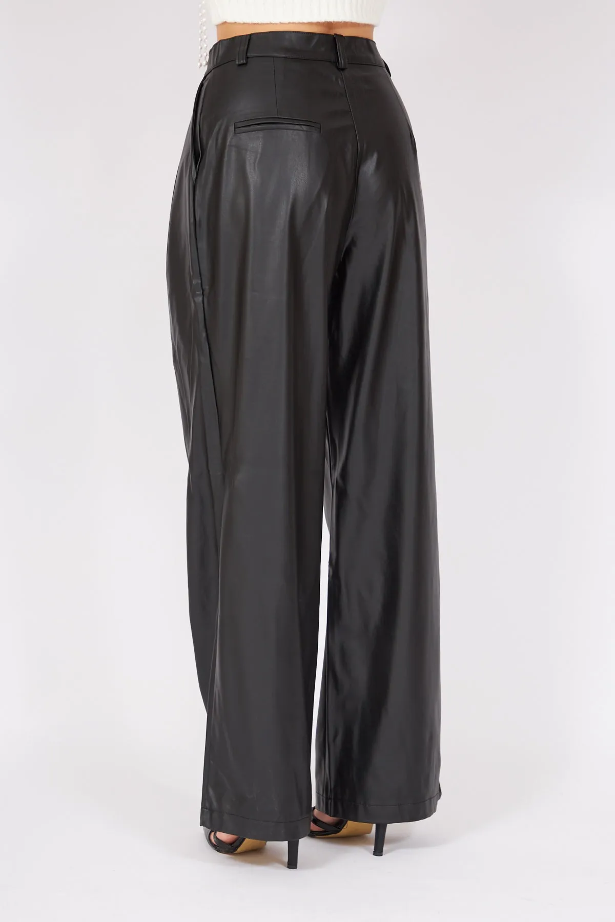 LOOSE CUT BLACK LEATHER TROUSERS