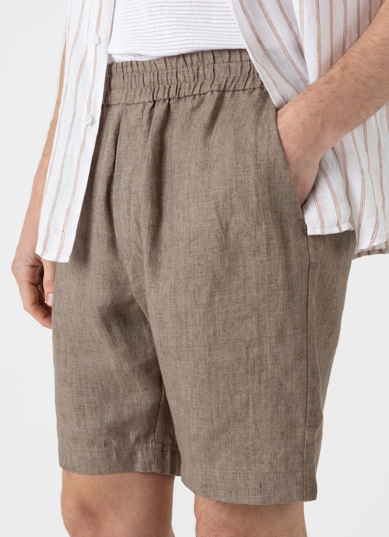 Men's Linen Drawstring Short in Dark Sand