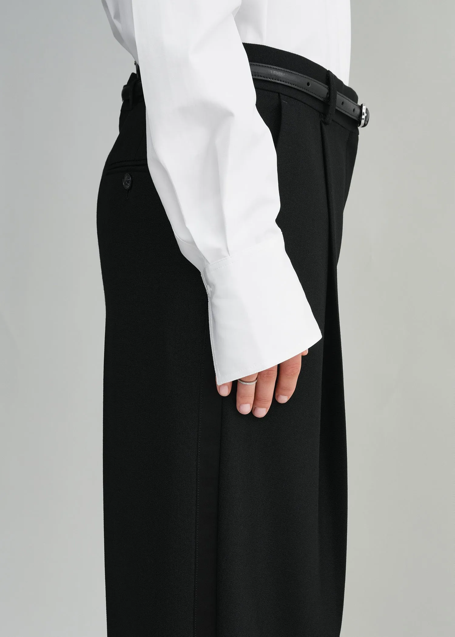 Pleated straight trousers black