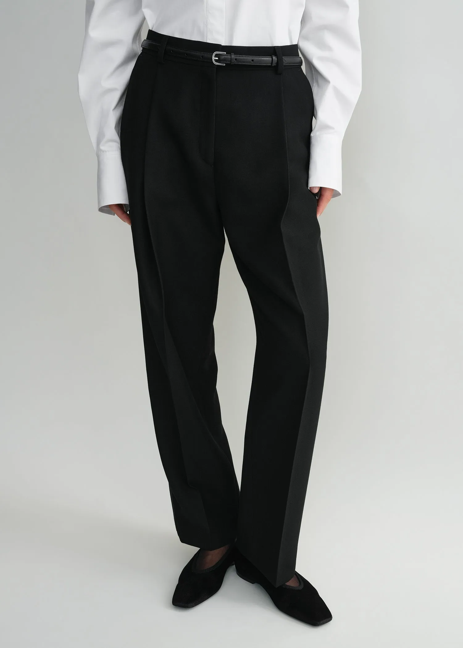 Pleated straight trousers black