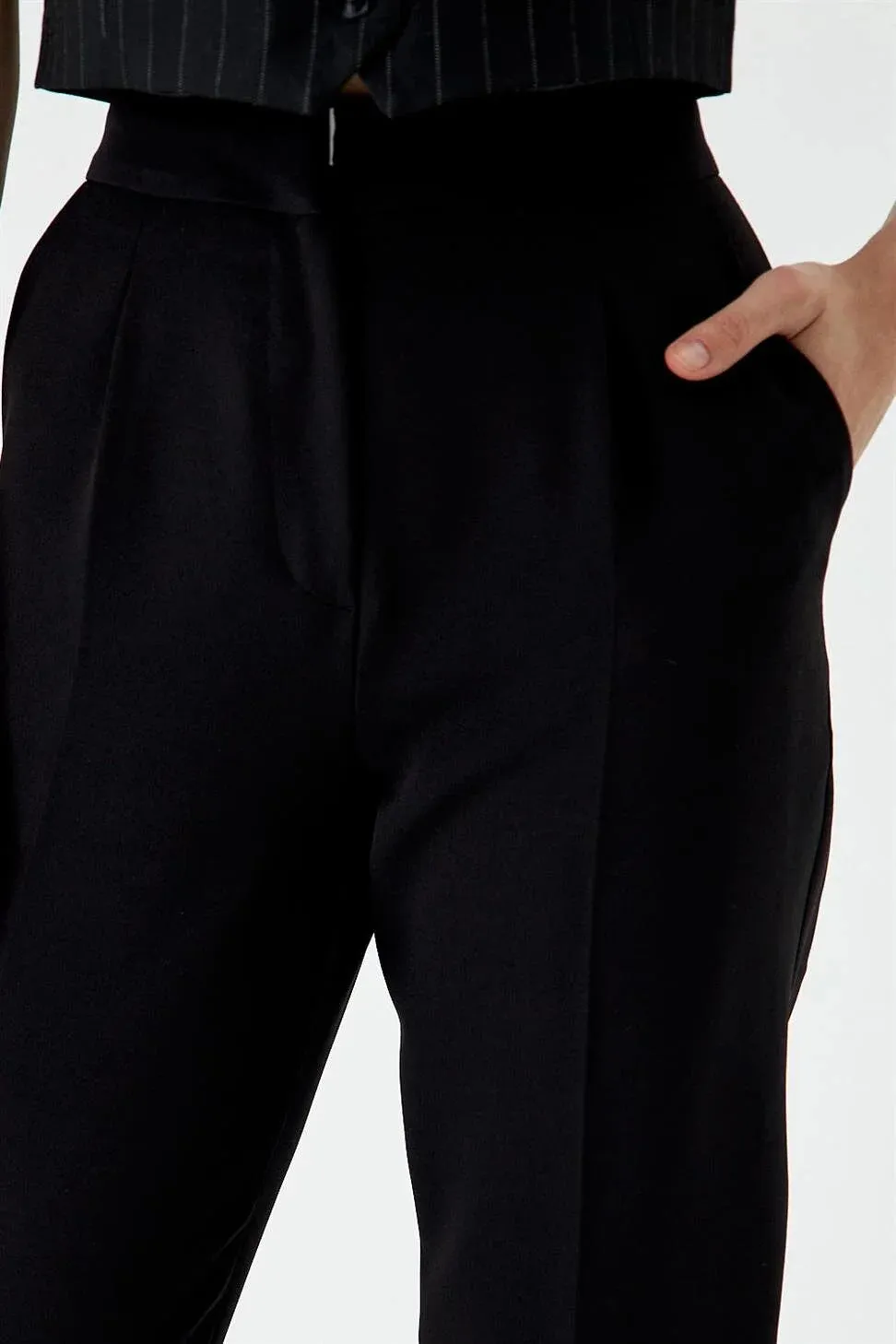 Straight fit trousers